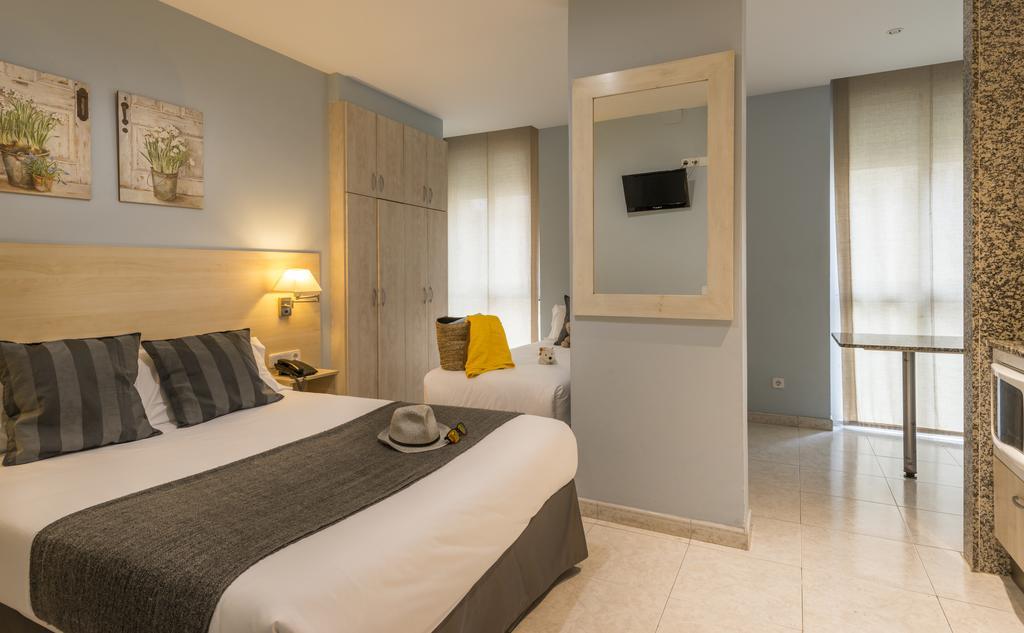 Alexandra Aparthotel Benstarhotelgroup Tarragona Bilik gambar