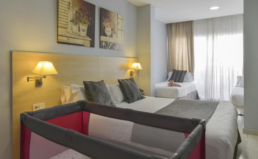 Alexandra Aparthotel Benstarhotelgroup Tarragona Bilik gambar